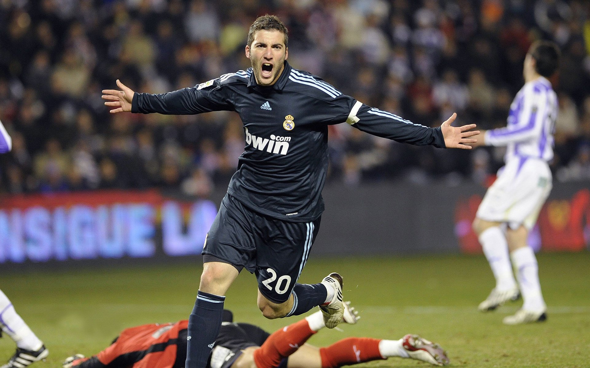 杜兰特在意甲接管比赛？当篮球跨界成为时代寓言